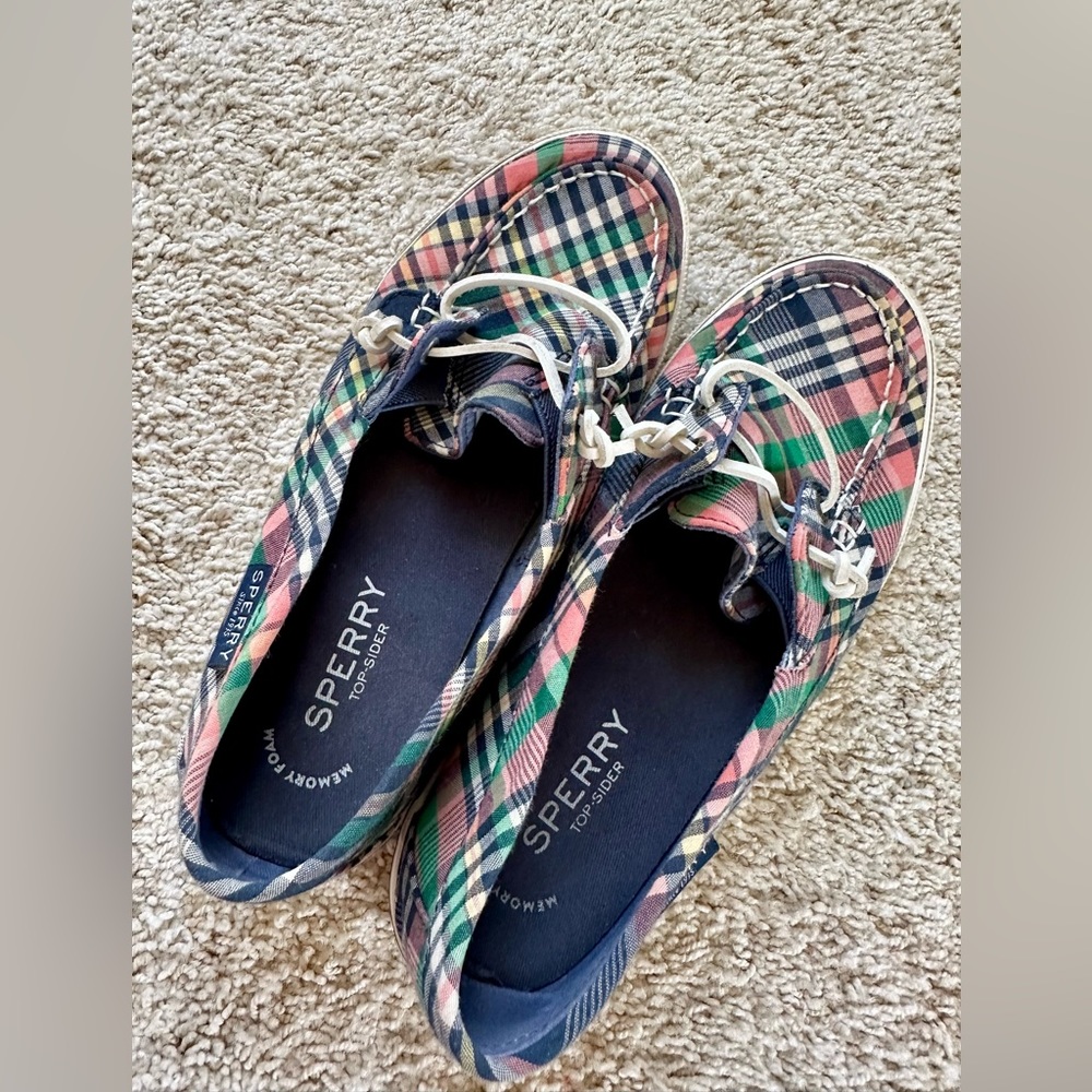 Sperry Lounge Away Sneaker - Picture 2 of 5